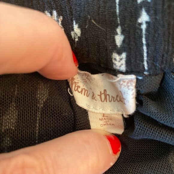 Hem & Thread luxury black w/white print rayon crinkle pants w/mesh lining💝💝 - Picture 5 of 6